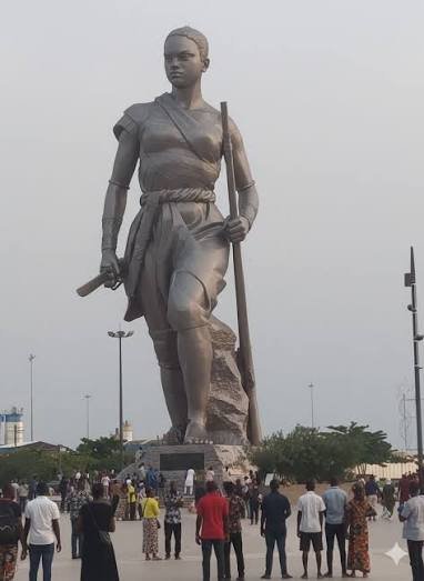 Place des Amazones, Cotonou